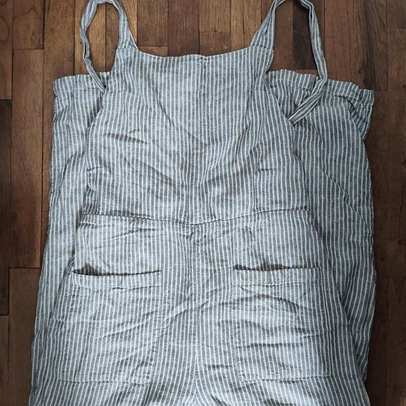 Free People Off the Shore Printed One Overalls size 6 - Picture 5 of 7